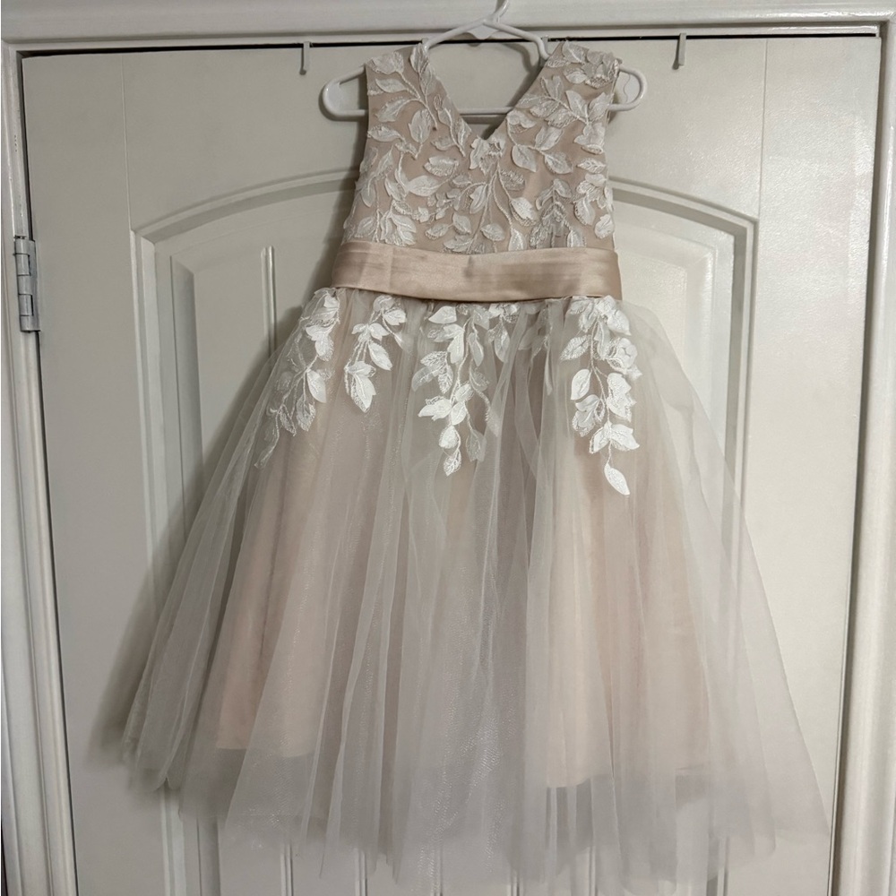 Flower girl Elegant Cream Floral Kids Dress